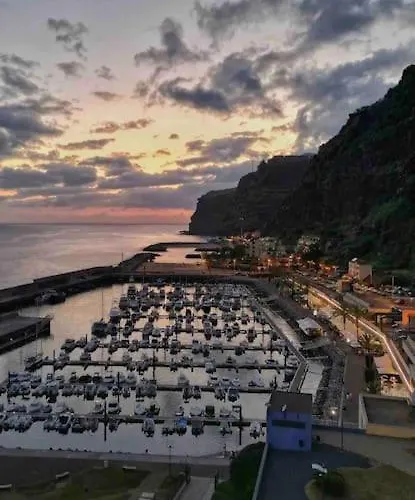 Appartement Seaside & Mountain Views & Cozy Retreat Mq1