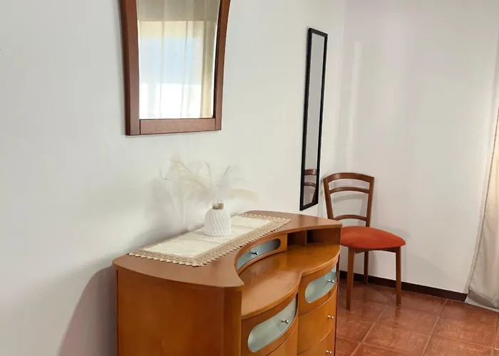 Daire Seaside & Mountain Views & Cozy Retreat Mq1 Calheta (Madeira)