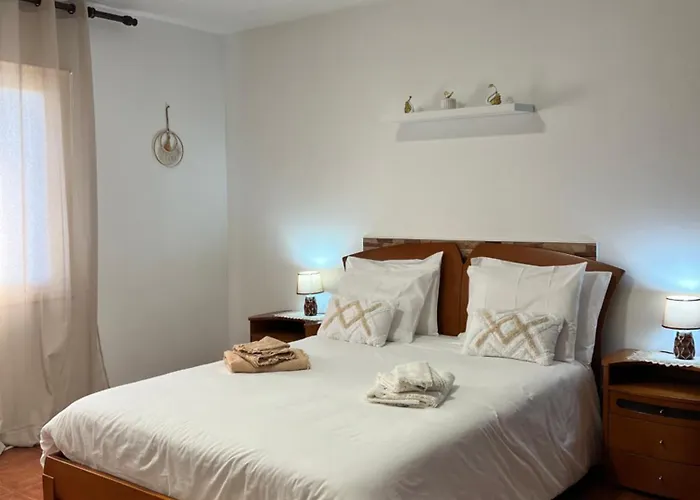 Daire Seaside & Mountain Views & Cozy Retreat Mq1